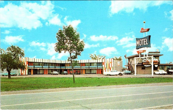 Skyline Motel (Penthouse Restaurant) - Vintage Postcard